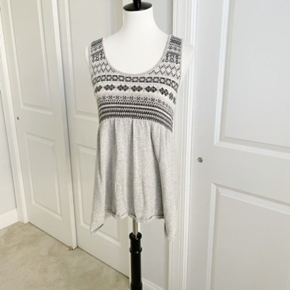 Old Navy Gray Sweater Tank Top Medium